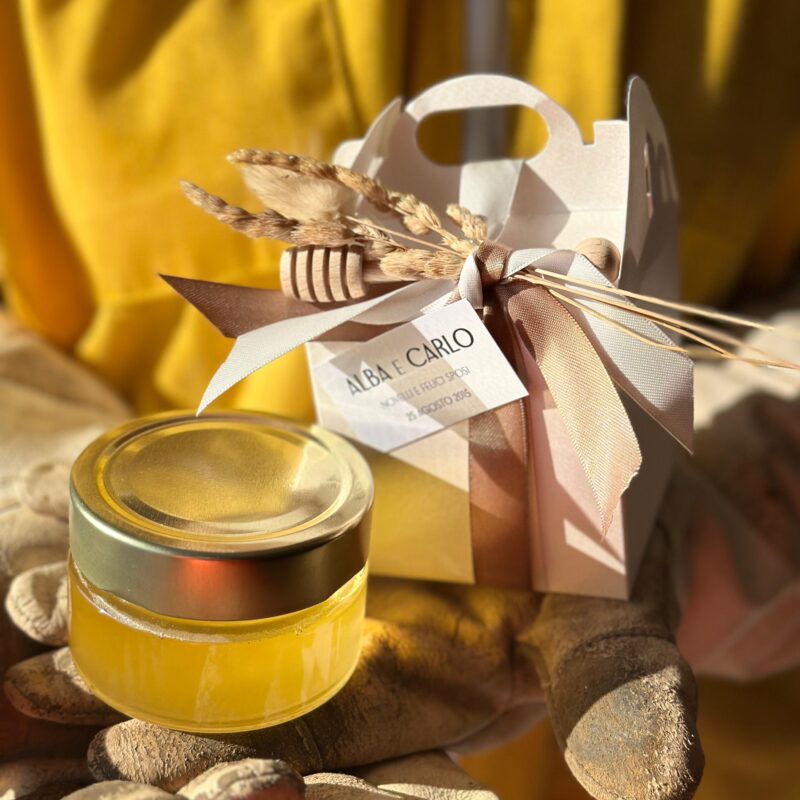 Bomboniere con miele, etichetta, spargimiele e confezione